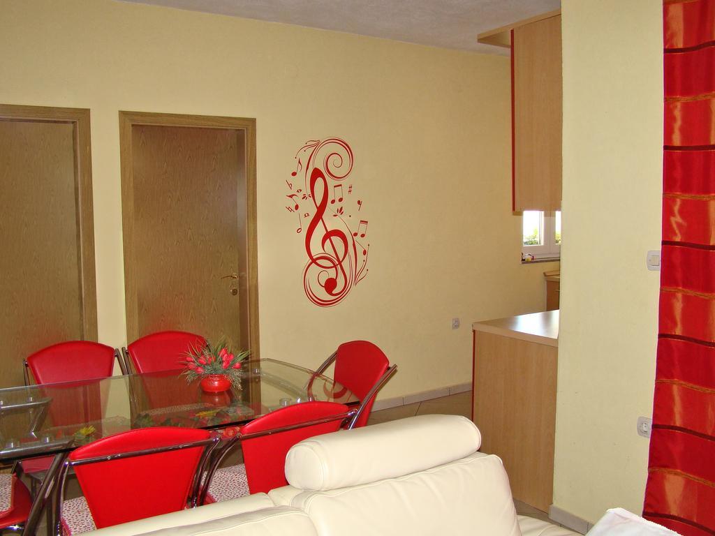 Apartments Buturic サリ 部屋 写真